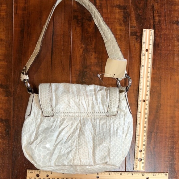 GUESS Ivory faux leather Snake Print Purse - Picture 3 of 6